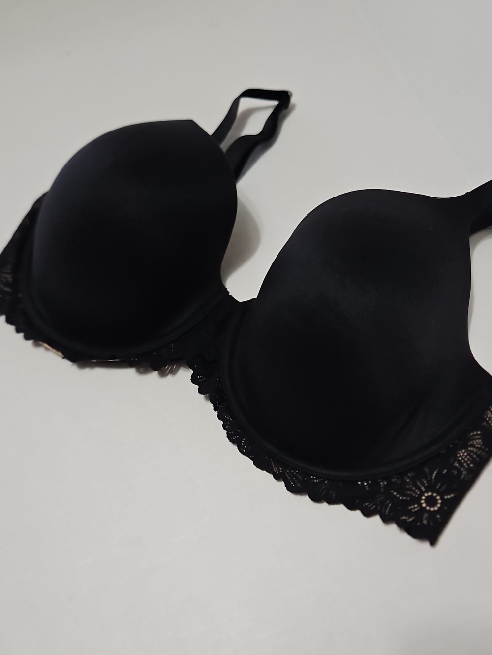 aerie Black Lace Trim Full Coverage Underwire Bra Smooth Molded Cups Size 40DD
